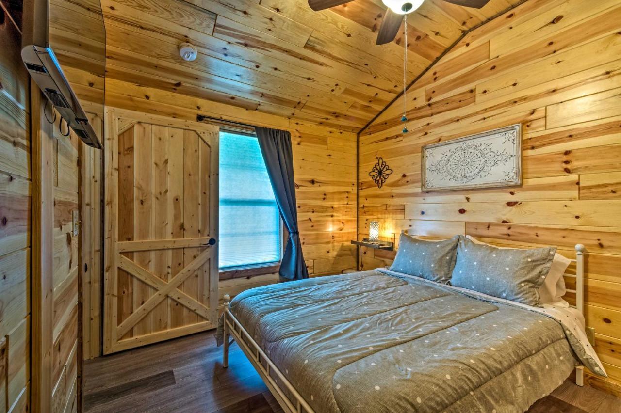 Cozy Lakefront Cabin With On-Site Waterfall And Hiking Cub Run Exterior photo